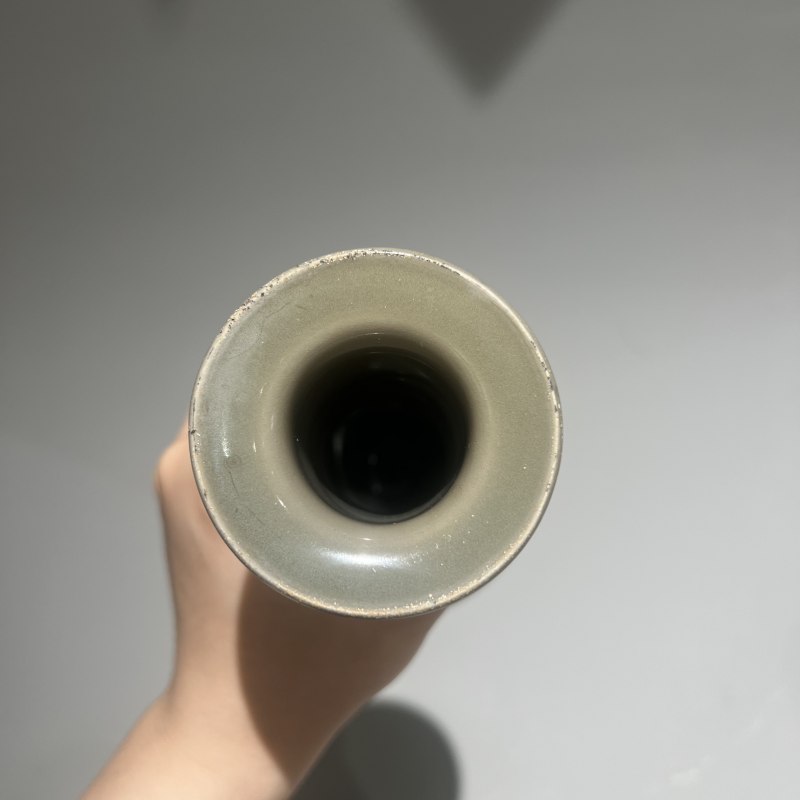 明代 龙泉窑青釉长颈瓶 - 图4