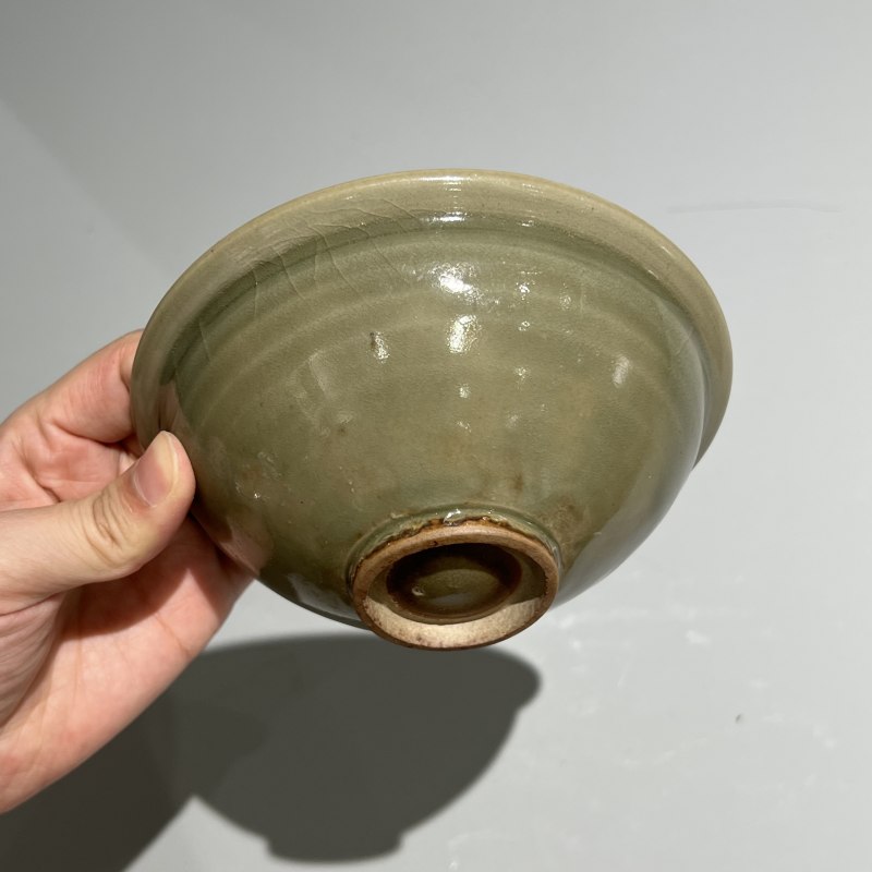 明代 青釉落花流水折沿盏 - 图6