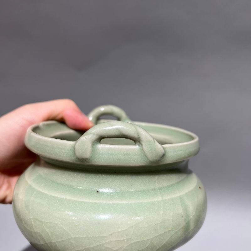明宣德 龙泉窑梅子青釉绳耳三足炉 - 图6