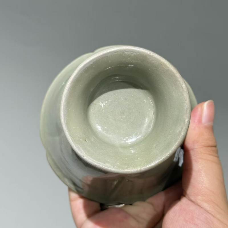 明代 青釉花口高足杯 - 图6