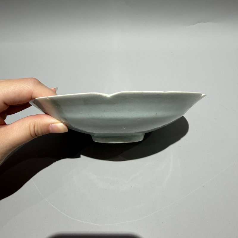 明代 青白釉刻花出筋盘 - 图3