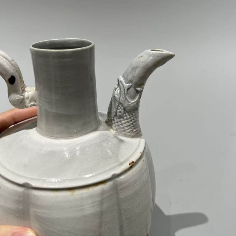 明代 白釉龙首执壶 - 图11