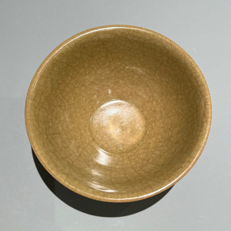 明代 龙泉窑米黄釉莲瓣纹碗一对 - 图9