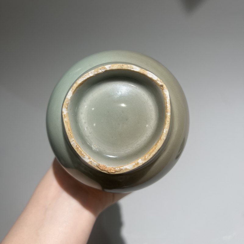 明代 龙泉窑青釉长颈瓶 - 图6