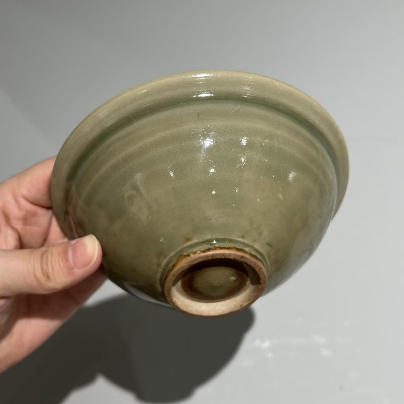 明代 青釉落花流水折沿盏 - 图8