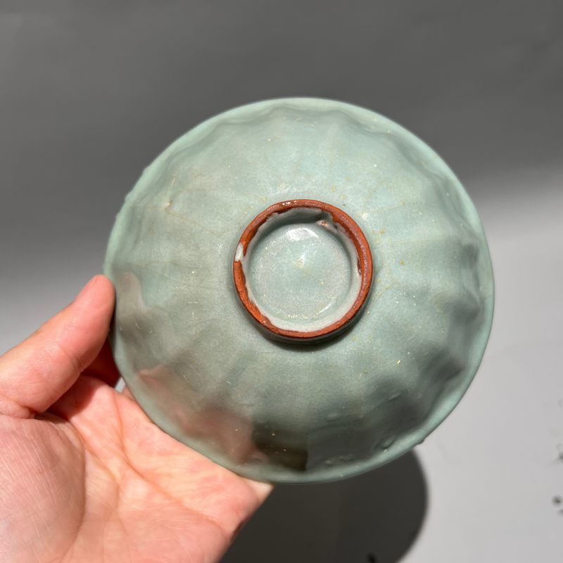 明代 龙泉窑粉青釉茶盏一对 - 图2