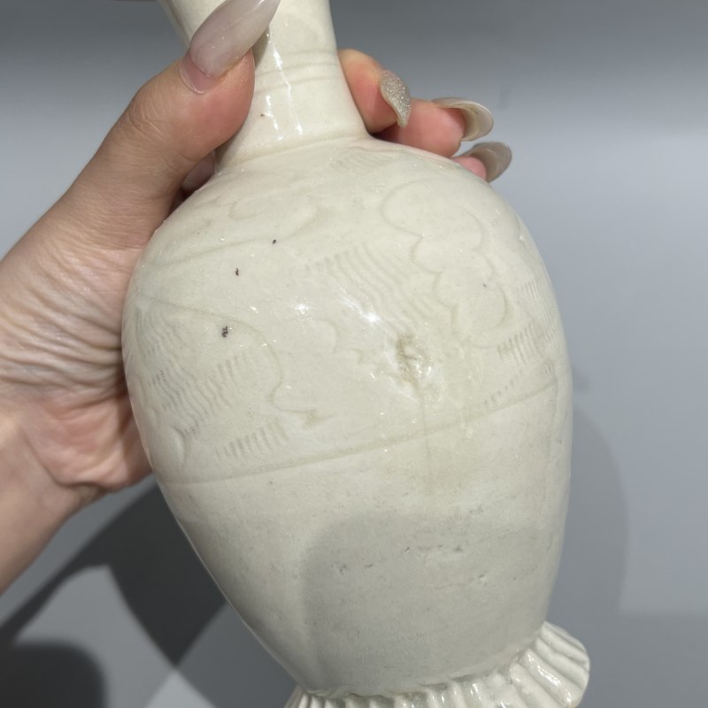 明代 青白釉刻花瓶 - 图4