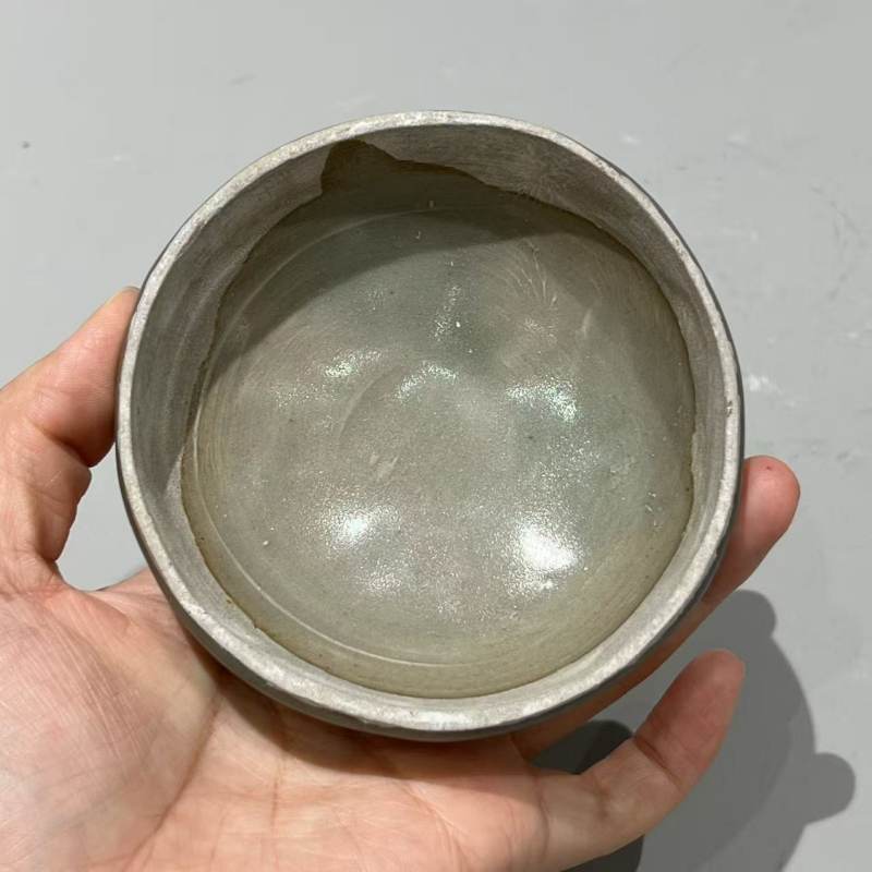 明代 龙泉窑印卷草纹盖盒 - 图10