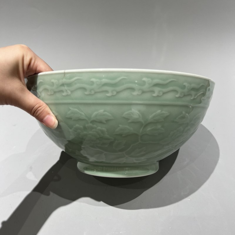 清雍正 青釉缠枝纹碗 - 图3