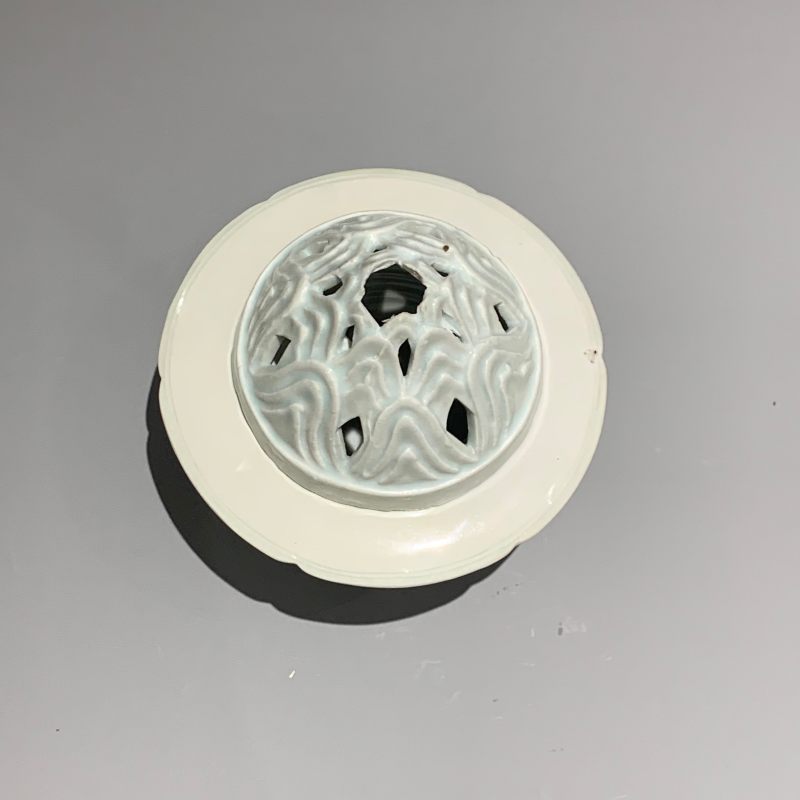 明代 青白釉辅首博山炉 - 图6