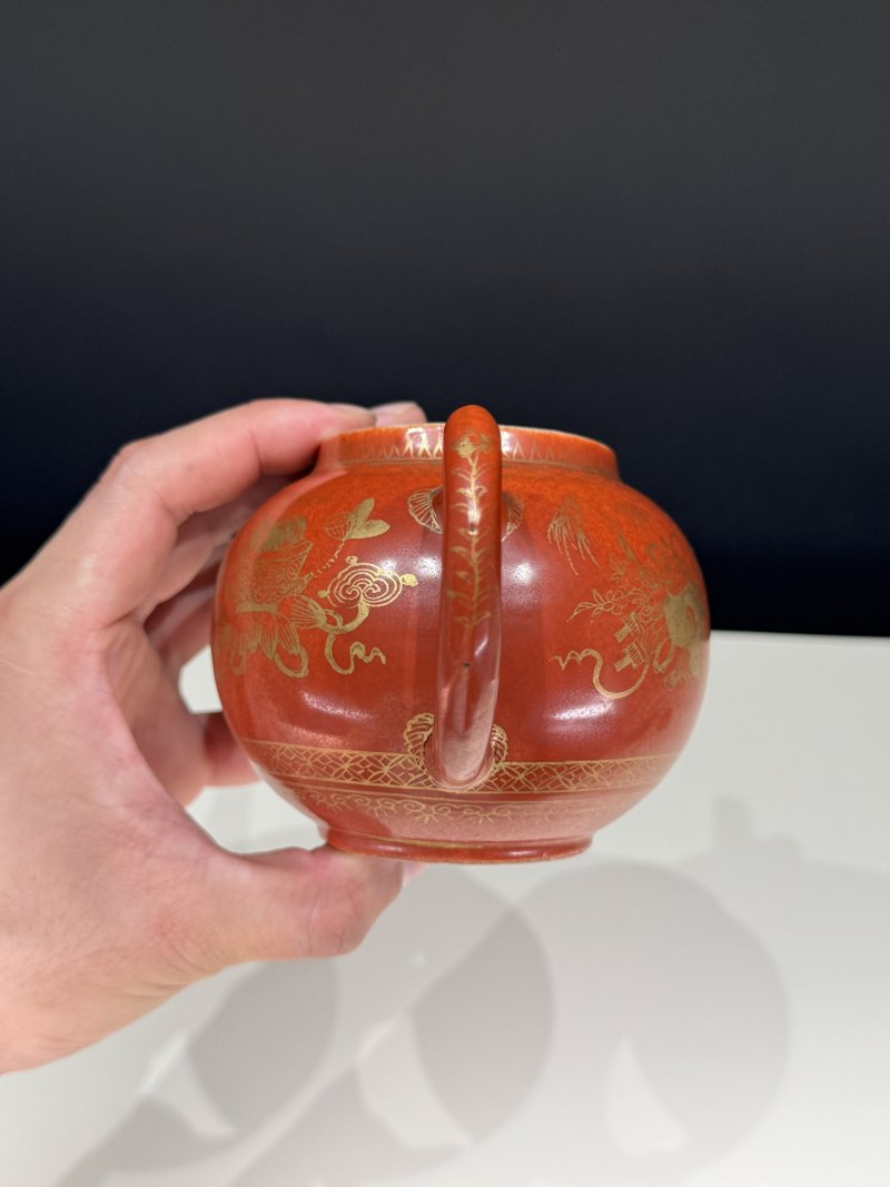 清乾隆珊瑚红描金茶壶-多宝古瓷宝典