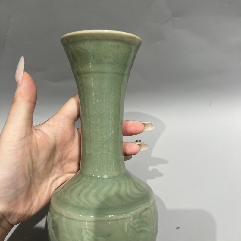 明代 龙泉窑梅子青釉刻花玉壶春瓶 - 图4