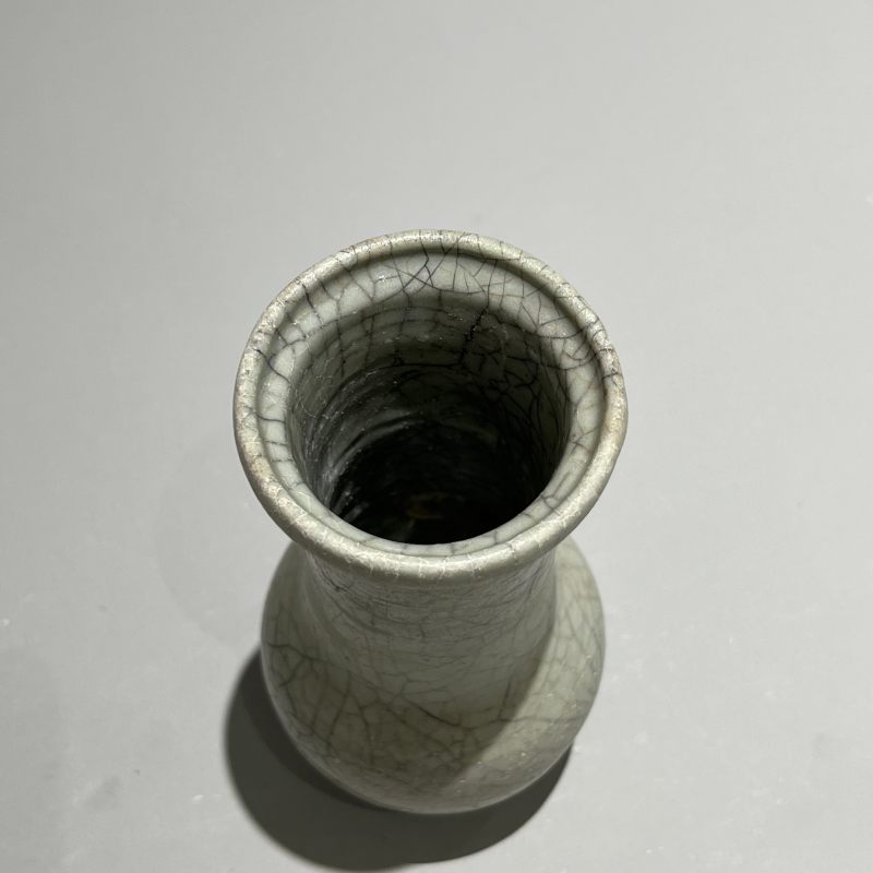 明代 龙泉窑灰青釉著瓶 - 图3