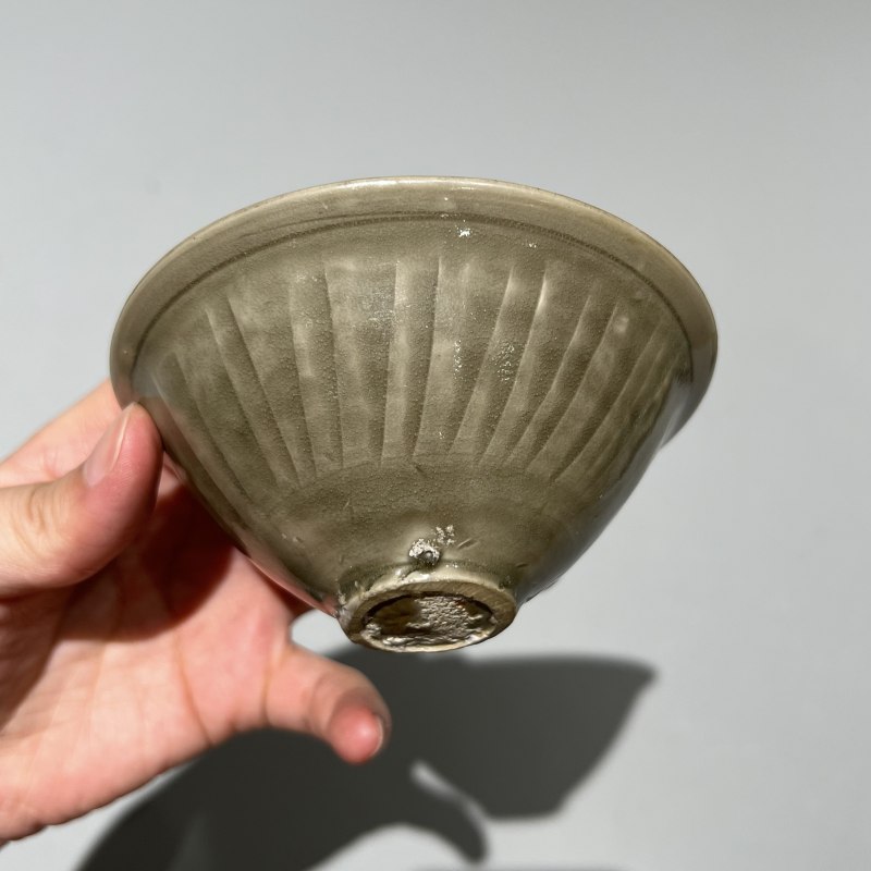 明代 青釉团菊纹盏三个一组 - 图8