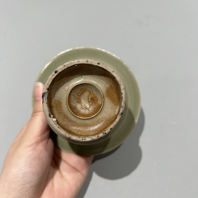 明代 青釉剔花行炉 - 图6