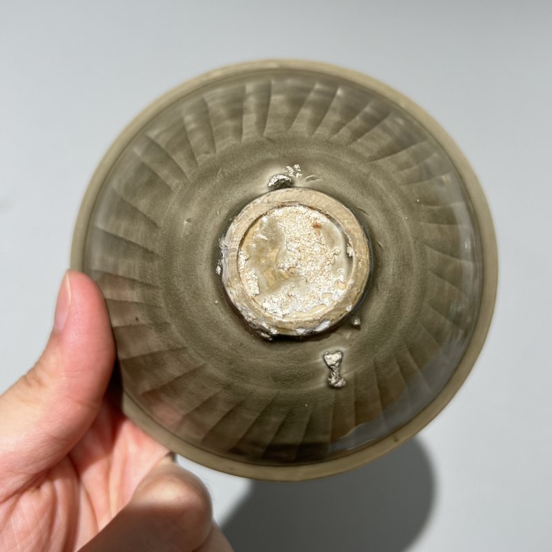 明代 青釉团菊纹盏三个一组 - 图9