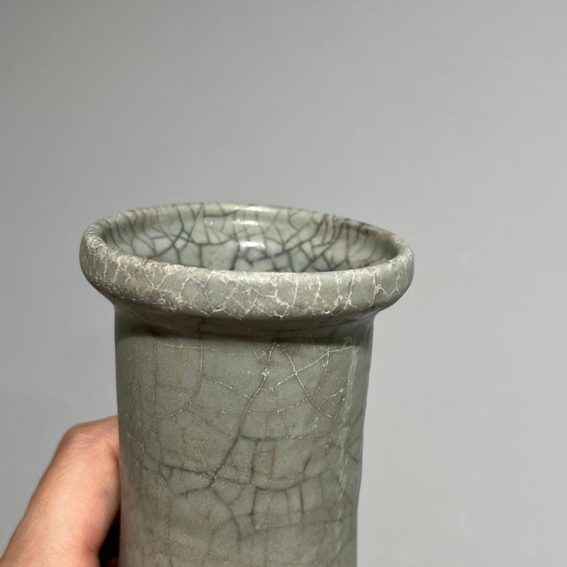 明代 龙泉窑灰青釉著瓶 - 图5