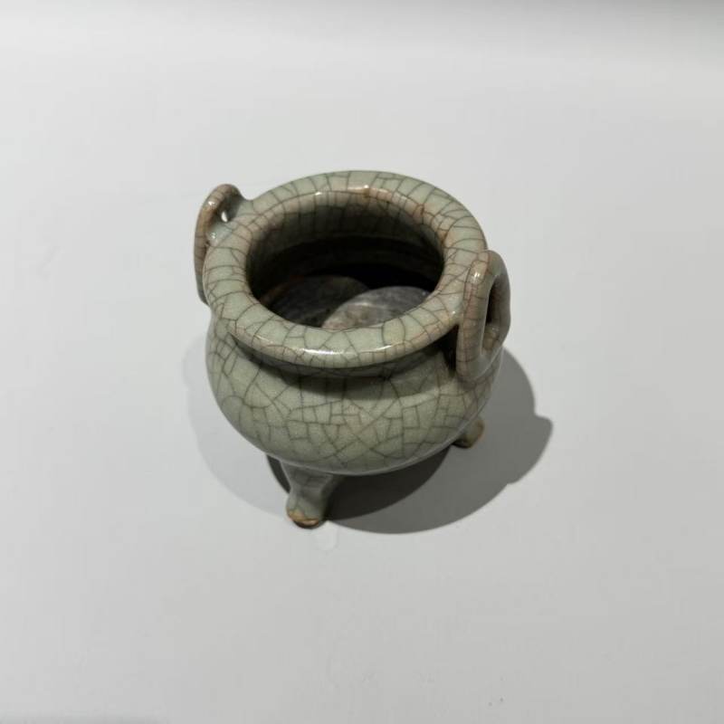 明代 龙泉窑青釉三足炉 - 图4