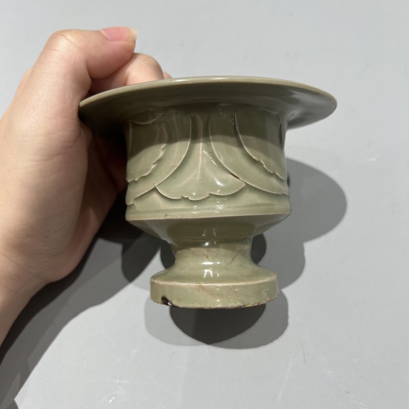 明代 青釉剔花行炉 - 图8