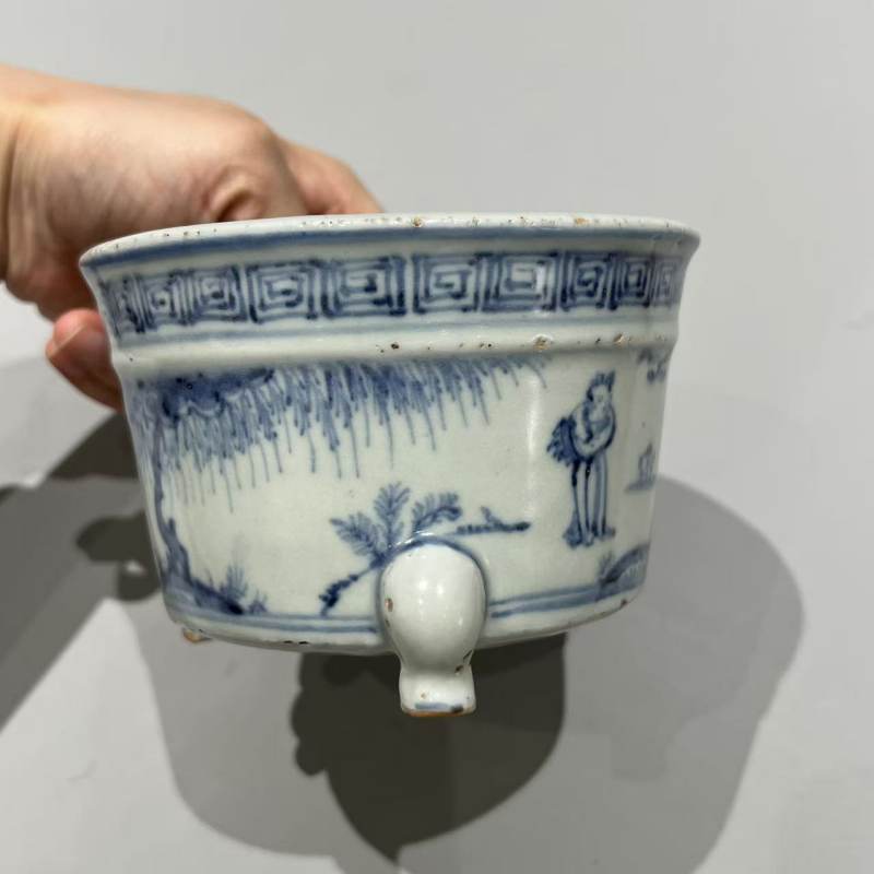 明代 明空白期青花人物香炉 - 图8