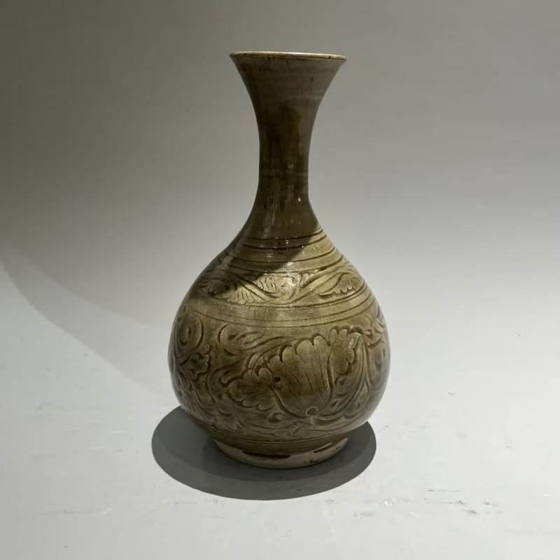 明代 黄釉刻花玉壶春瓶 - 图2