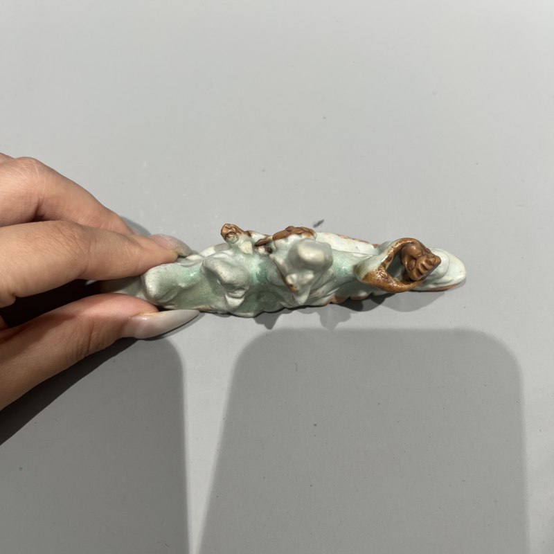 明代 青白釉喜鹿封侯笔架 - 图4