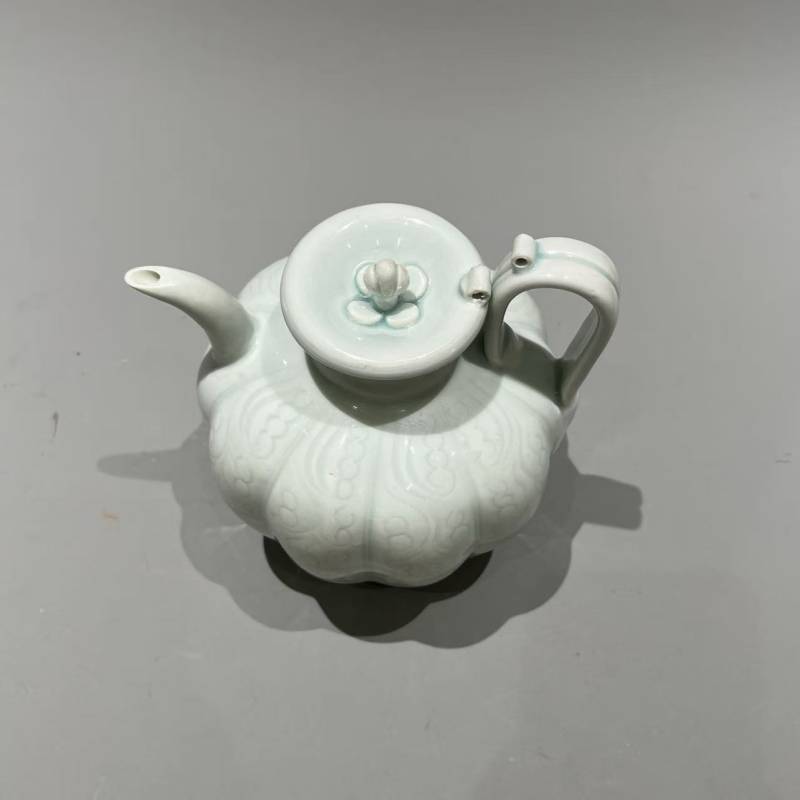 明代 青白釉刻花瓜棱执壶 - 图6
