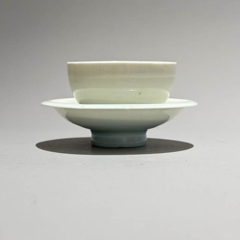 明代 青白釉杯、托一套 - 图2