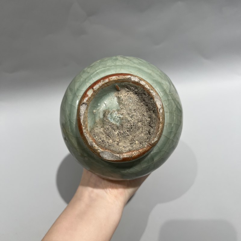 明代 龙泉窑梅子青釉刻花长颈瓶 - 图6