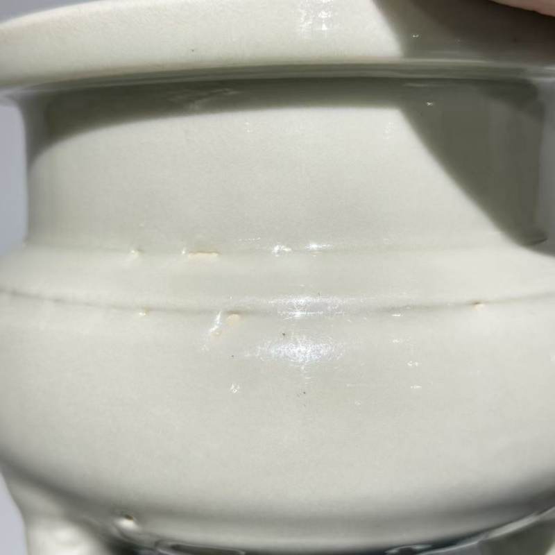 明代 月白釉兽足炉 - 图5