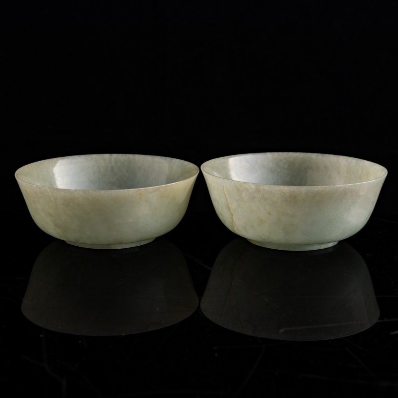十八/十九世紀 玉碗一對 | A pair of Chinese jade bowls, 18th/19th century - 图2