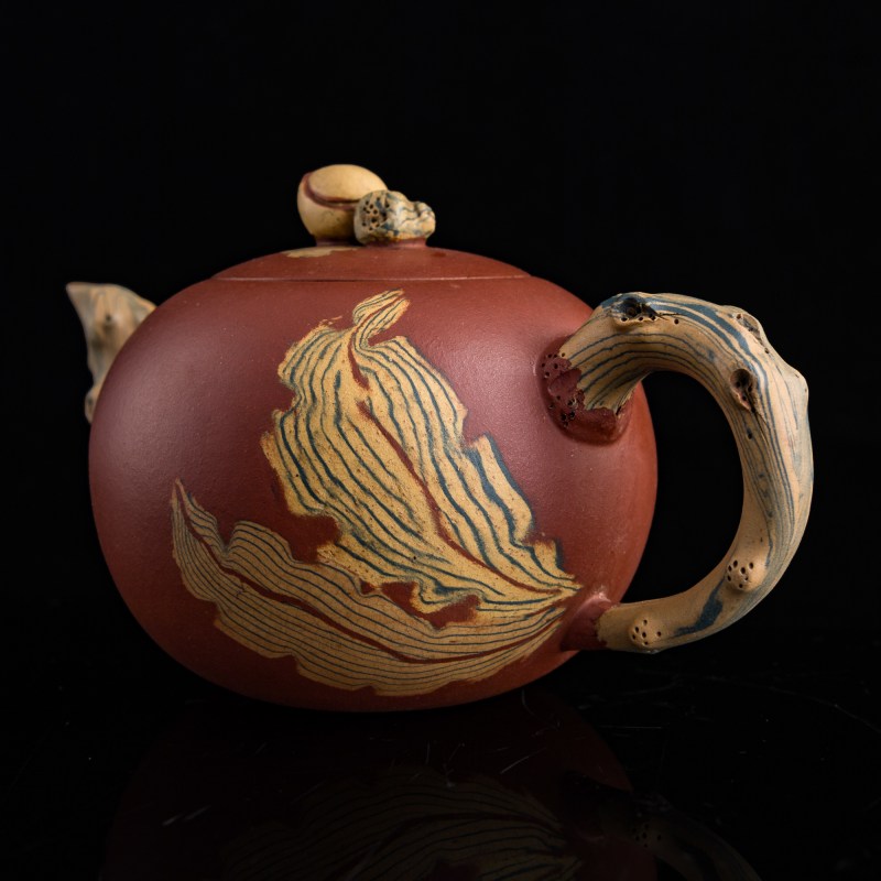 呂堯臣 紫砂壺 | A Chinese Yixing teapot, by Lü Yaochen (b. 1941) - 图5