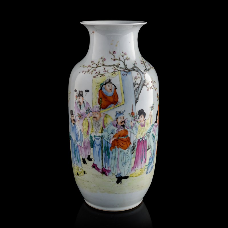 民國 粉彩人物燈籠瓶 | A Chinese famille rose figural lantern vase, Republic period - 图1