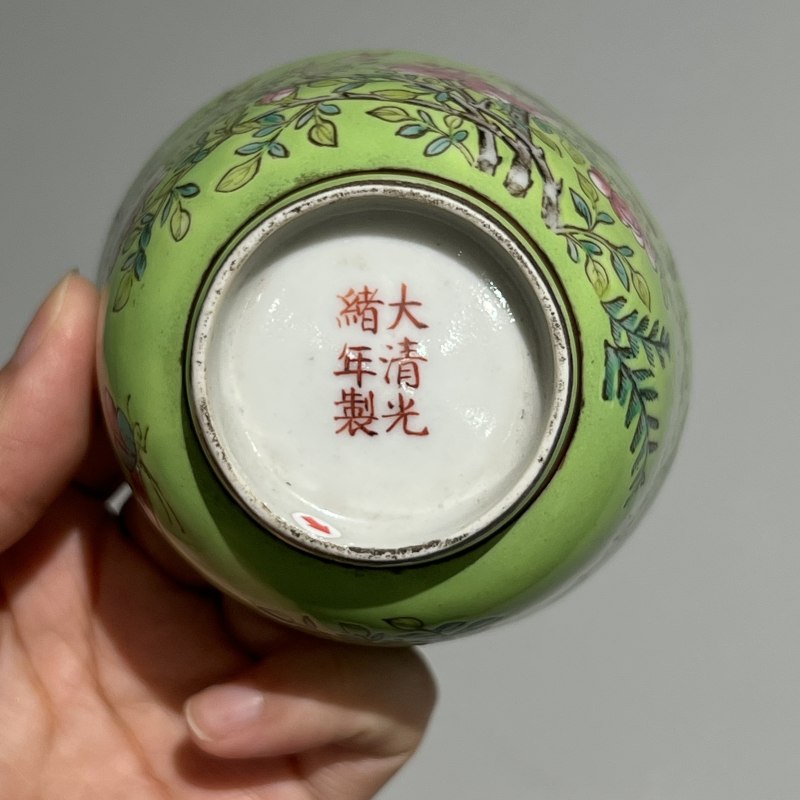 清光绪 绿地粉彩大雅斋风格花鸟纹茶碗 - 图5