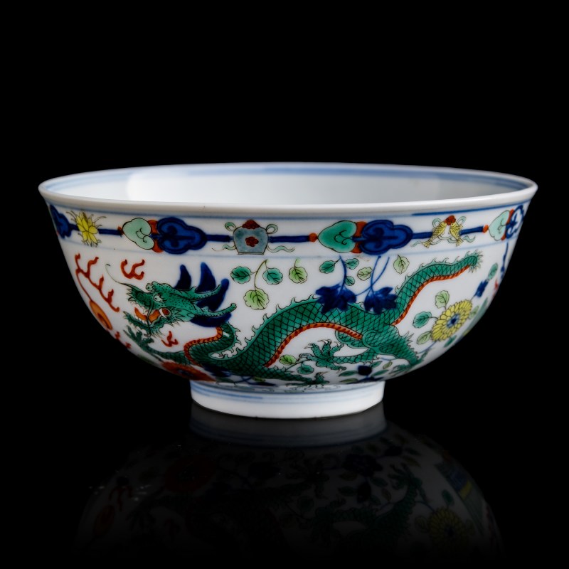 清光緒 青花五彩龍鳳紋碗 | A Chinese blue and white wucai dragon and phoenix bowl, Guangxu period - 图1