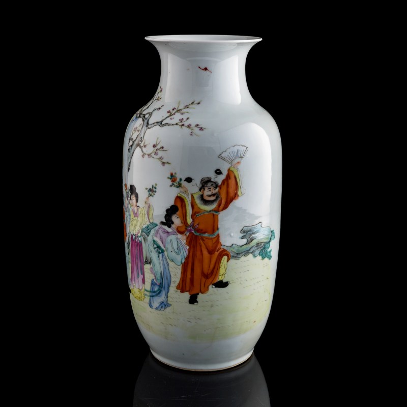 民國 粉彩人物燈籠瓶 | A Chinese famille rose figural lantern vase, Republic period - 图2