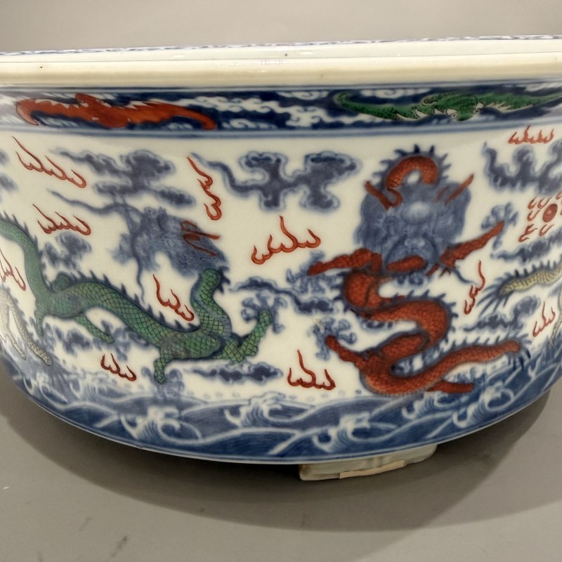 清中期 斗彩九龙闹海纹折沿盆 - 图9
