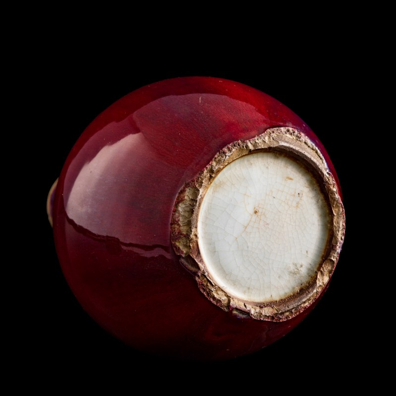 十九世紀早 窑變釉天球瓶（附硬木座） | A Chinese flambe-glazed tianqiuping vase, early 19th century - 图7