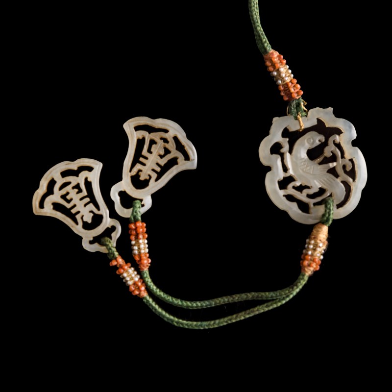 十八/十九世紀 核雕玉佩串 | A Chinese carved nut and jade pendant necklace, 18th/19th century - 图8