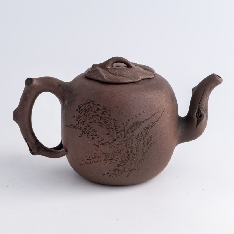 民國 泉石刻紫砂瓜形壺 | A Chinese Yixing zisha melon-form teapot, carved by Quanshi, Republic period
