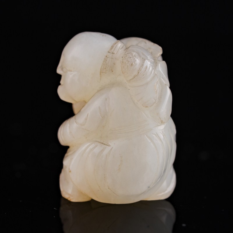 十八世紀 白玉童子挂墜 | A Chinese white jade 'boy' pendant, 18th century - 图2