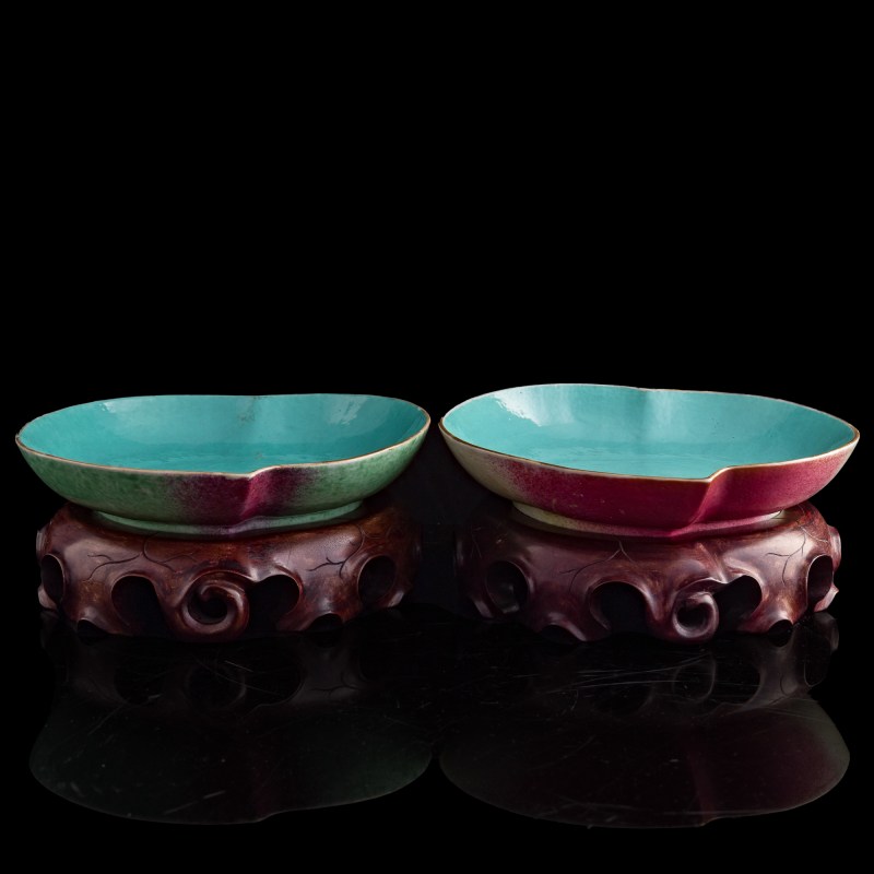 十九世紀 粉彩桃形洗一對（附木座) | A pair of Chinese famille rose peach-form washers, 19th century - 图3