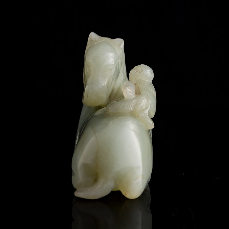 清代 玉雕馬上封候及玉蓮挂墜 | A Chinese jade 'monkey on horseback' carving and lotus pendant, Qing dynasty - 图4
