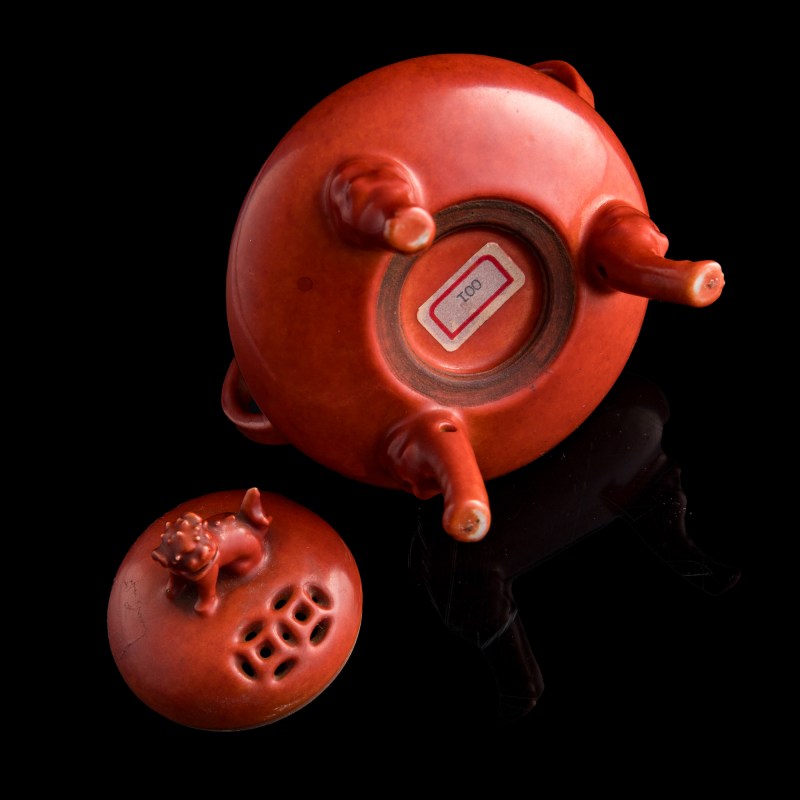 十九世紀 珊瑚紅熏爐（附原配錦盒） | A Chinese coral-red censer, 19th century - 图7