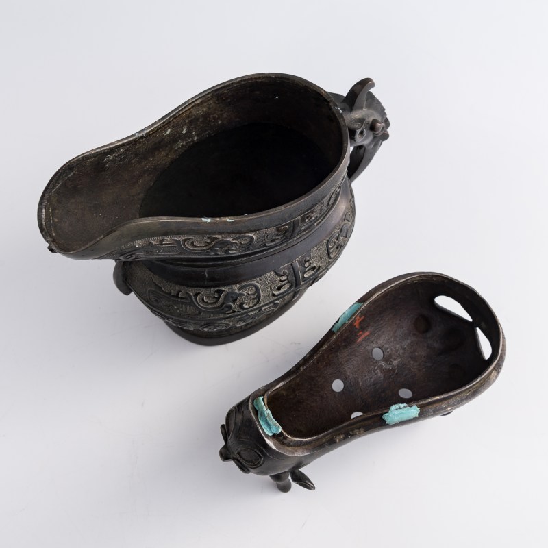 明代 銅饕鬄紋觥 | A Chinese bronze taotie-decorated gong vessel, Ming dynasty - 图7