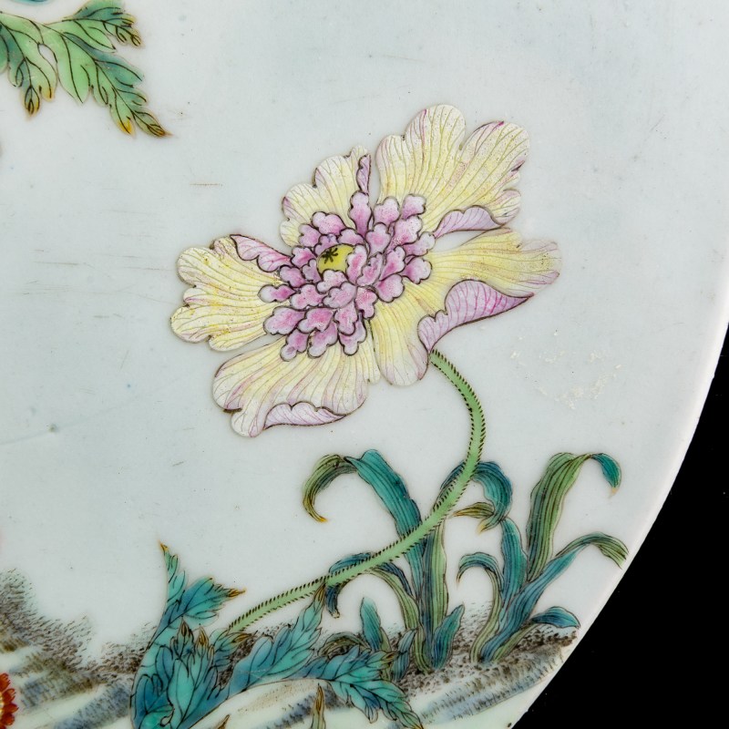 民國 粉彩花卉瓷板 | A Chinese famille rose 'floral' porcelain plaque, Republic period - 图4