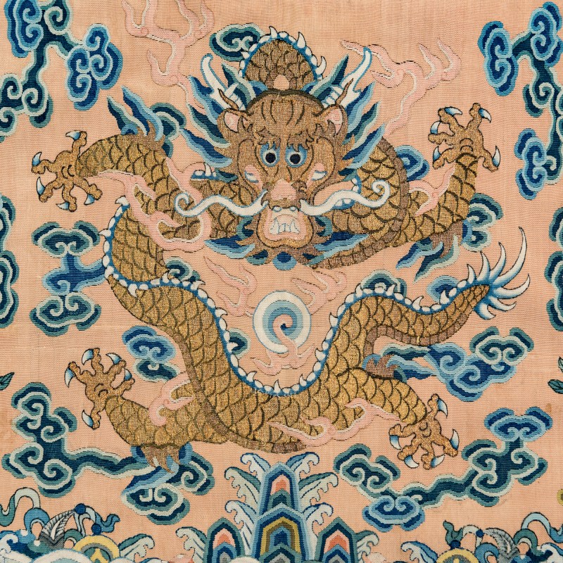 十九世紀早 緙絲龍紋綉片 | A Chinese kesi dragon panel, early 19th century - 图2