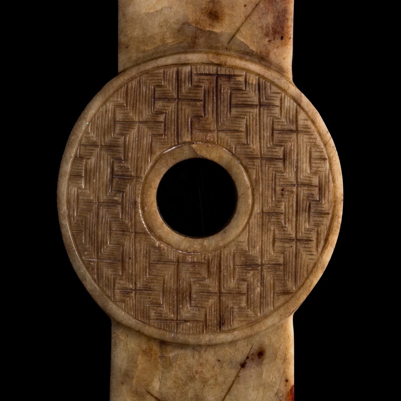 明代 玉螭龍圭壁（附錦盒） | A Chinese jade 'chilong' gui-form bi disc, Ming dynasty - 图6