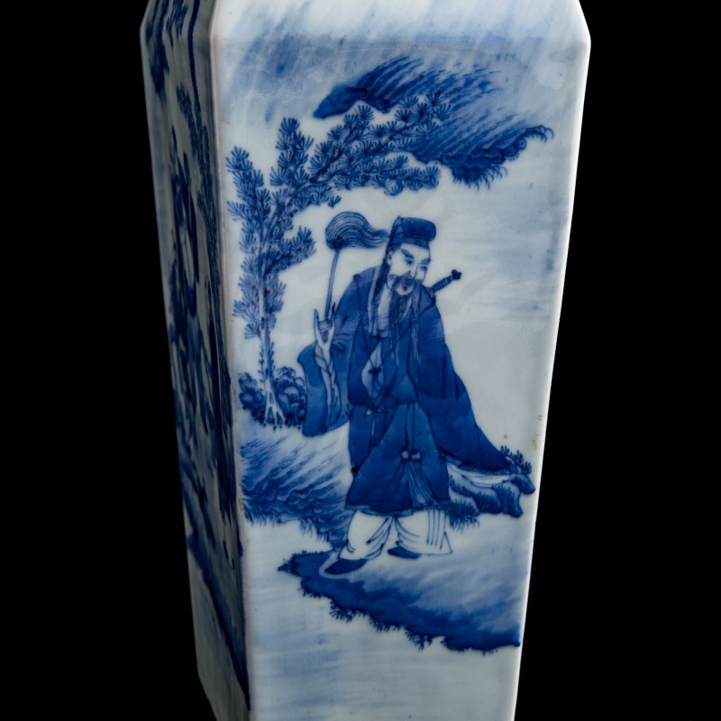 十九世紀早 青花八仙人物方瓶 | A Chinese blue and white 'Eight Immortals' vase, early 19th century - 图10