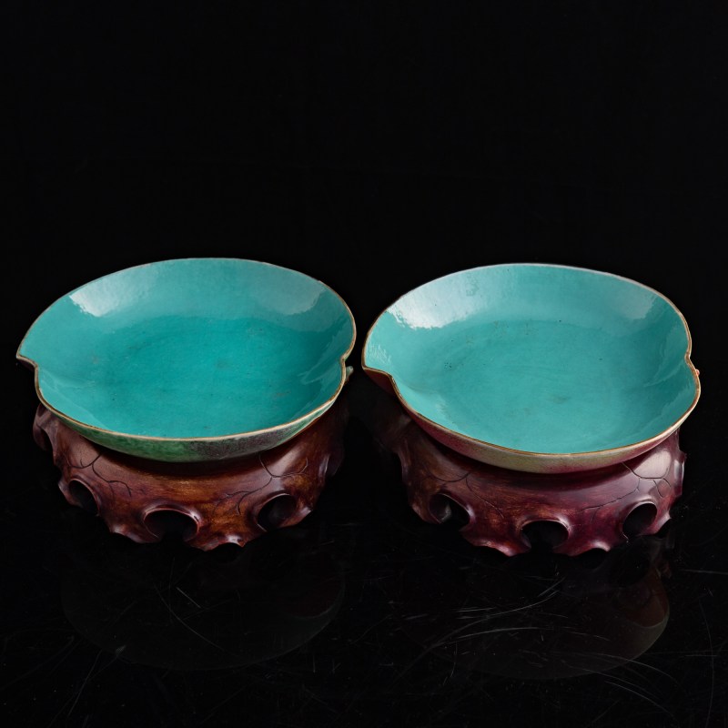十九世紀 粉彩桃形洗一對（附木座) | A pair of Chinese famille rose peach-form washers, 19th century - 图5
